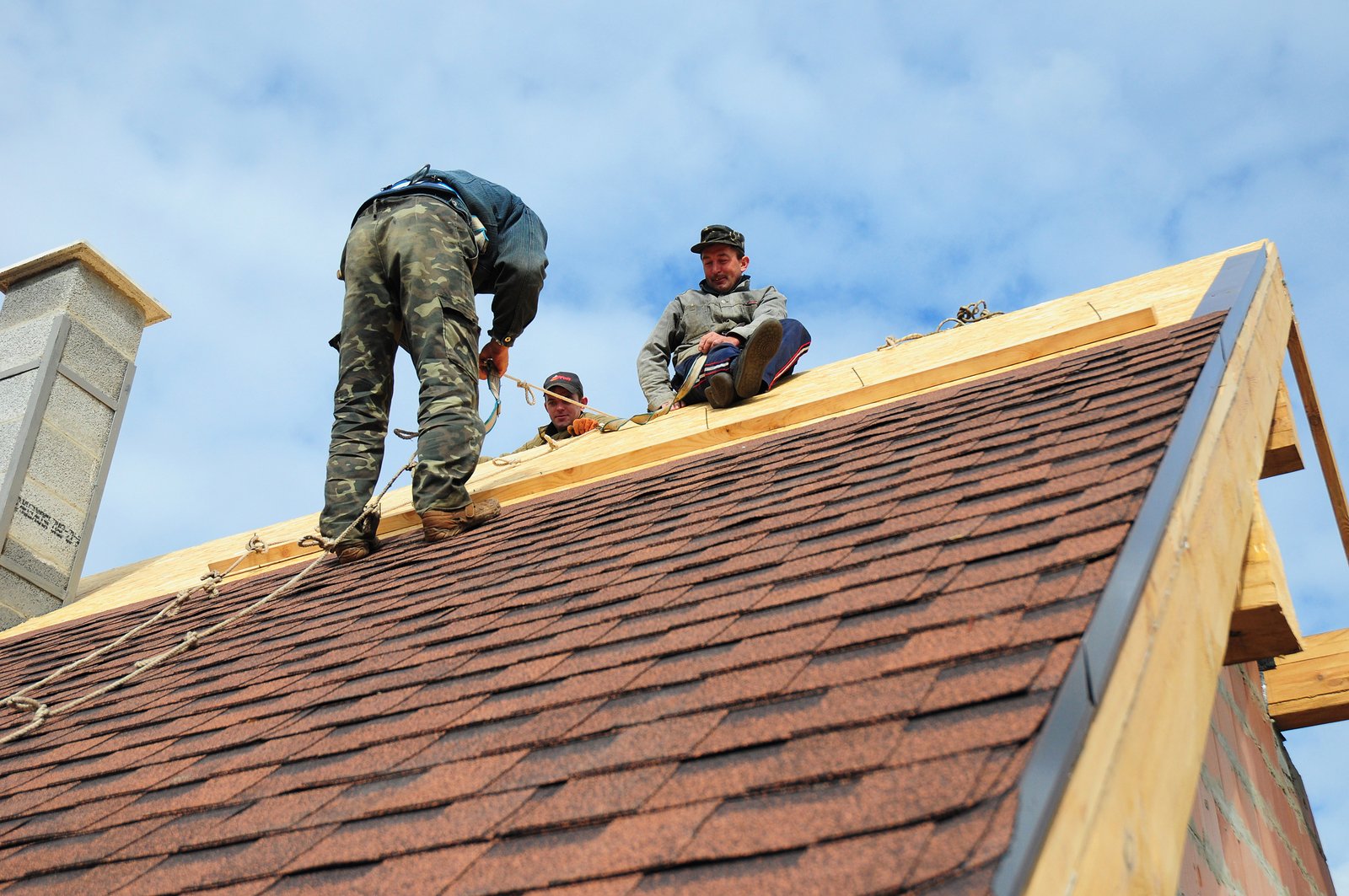 Professional roof installation in Pace, Florida