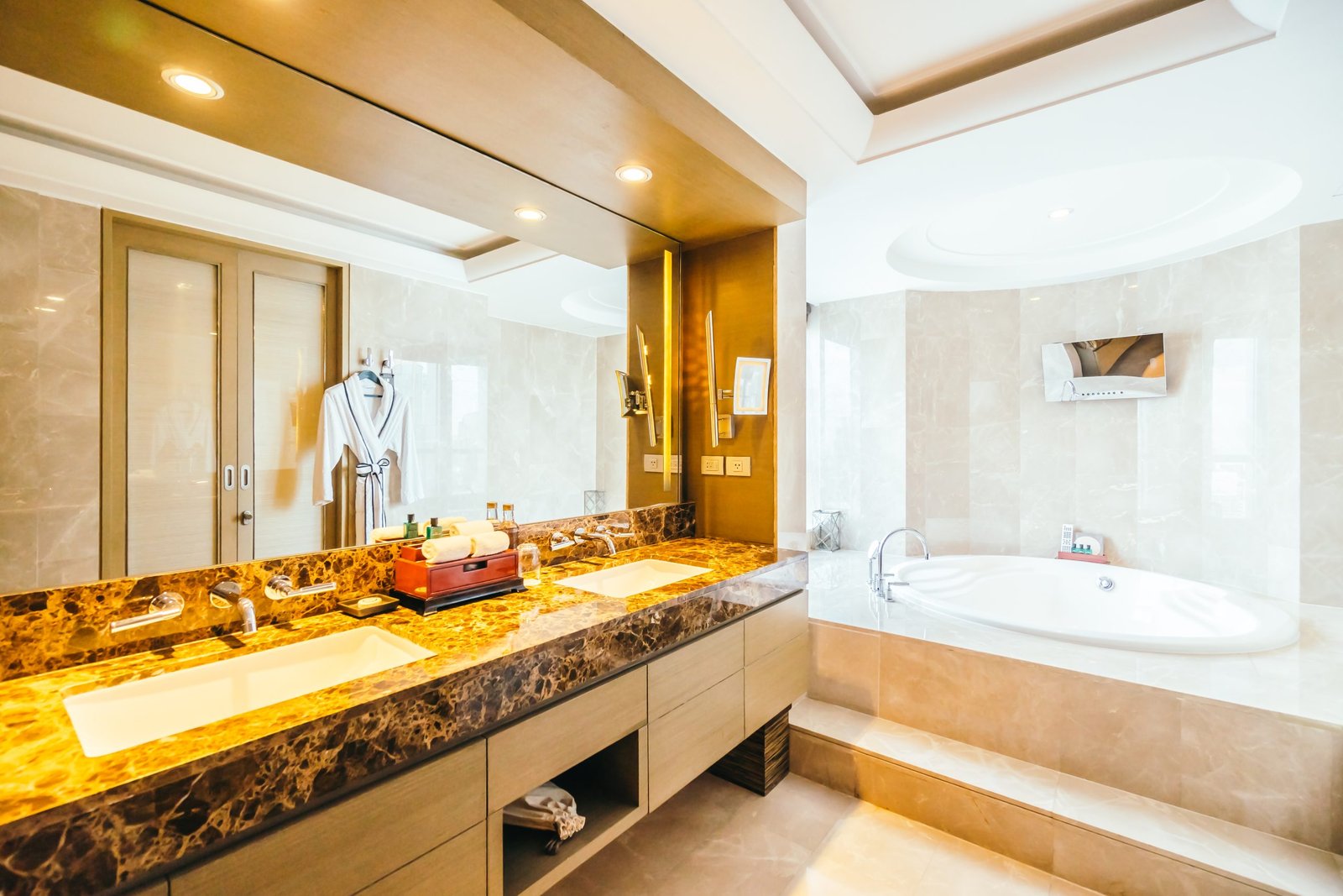 bangkok, thailand august 12 2016: beautiful luxury bathroom in