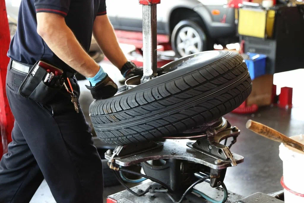 Fast Mobile Flat Tire Repair in Northville MI