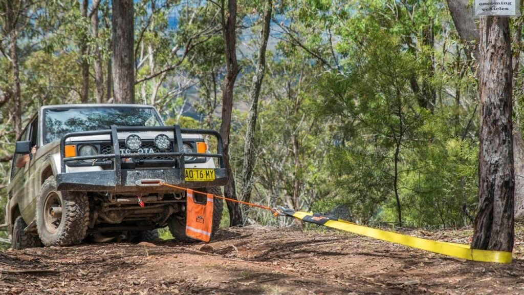 24/7 Emergency Car Ditch Recovery & Winch-Out Service in Ecorse, MI